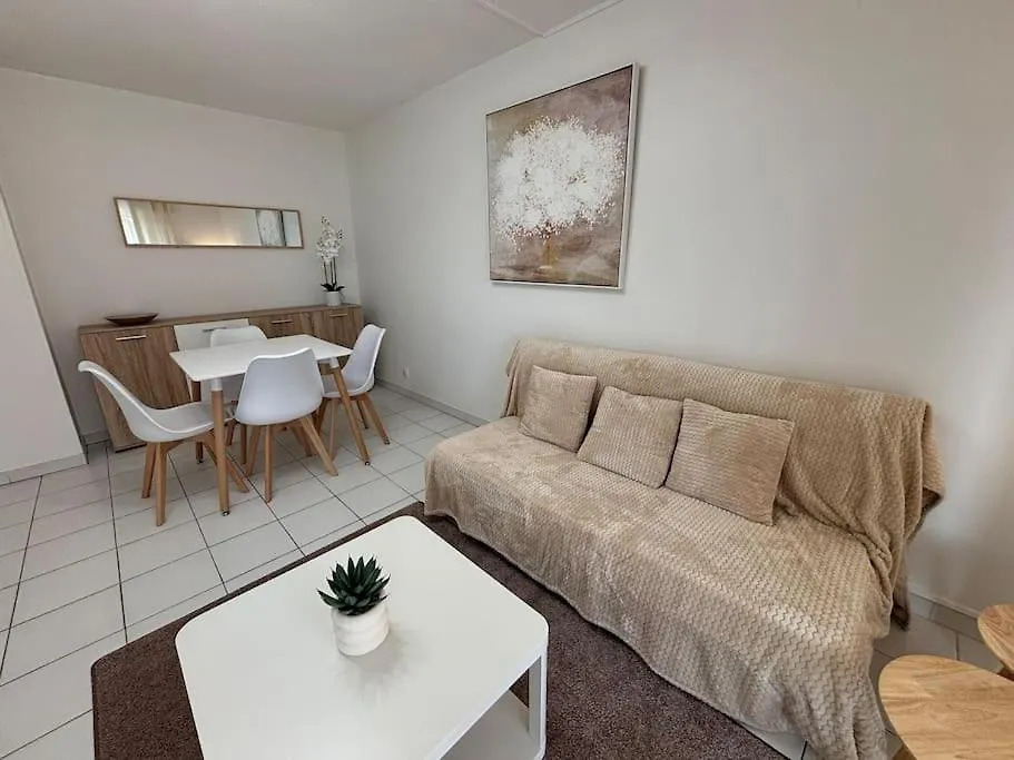 T2 Lumineux 4 Pers, Pisc,Plag 2Min, Park Priv,Wifi Apartment Saint-Raphael  Saint-Raphael (Var)